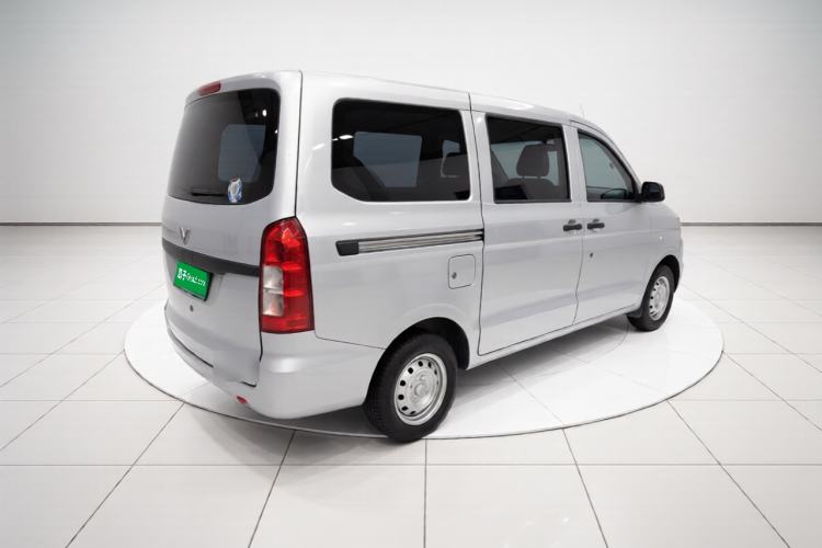 Used Wuling Hongguang V 2022 1.5L Jingqu Version Hydraulic Power Steering LAR Rear Right 45 Deg