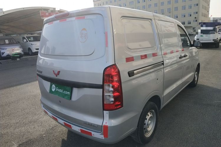 Used Wuling Hongguang V 2022 1.5L Jingqu Edition Enclosed-Window Vehicle with Hydraulic Power Steering LAR Rear Right 45 Deg
