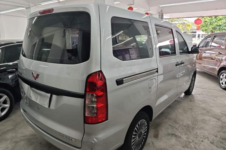 Used Wuling Hongguang V 2022 1.5L Jingqu Version Hydraulic Power Steering LAR Rear Right 45 Deg