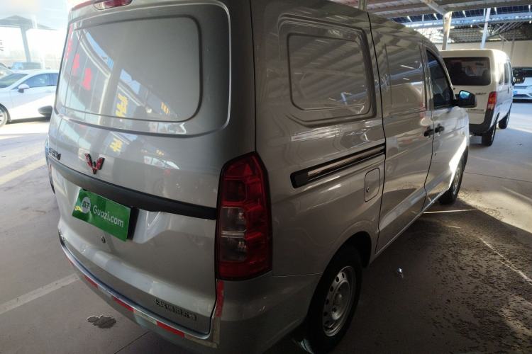 Used Wuling Hongguang V 2022 1.5L Jingqu Edition Enclosed-Window Vehicle with Electric Power Steering LAR Rear Right 45 Deg