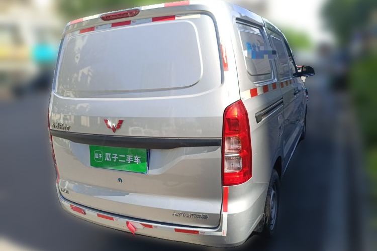 Used Wuling Hongguang V 2022 1.5L Jingqu Edition Enclosed-Window Vehicle with Hydraulic Power Steering LAR Rear Right 45 Deg