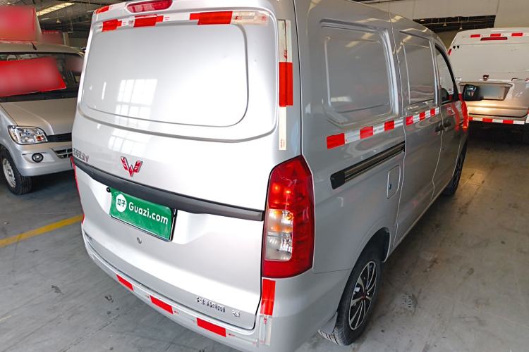 Used Wuling Hongguang V 2022 1.5L Jingqu Edition Enclosed-Window Vehicle with Hydraulic Power Steering LAR Rear Right 45 Deg