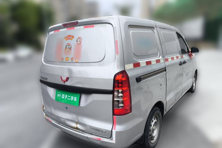 Used Wuling Hongguang V 2022 1.5L Jingqu Edition Enclosed-Window Vehicle with Hydraulic Power Steering LAR Rear Right 45 Deg