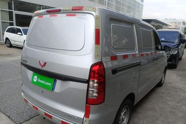 Used Wuling Hongguang V 2022 1.5L Jingqu Edition Enclosed-Window Vehicle with Electric Power Steering LAR Rear Right 45 Deg