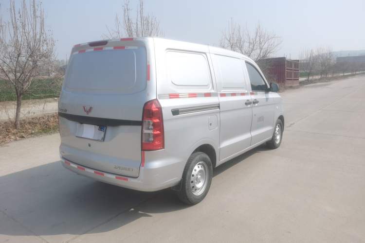 Used Wuling Hongguang V 2022 1.5L Jingqu Edition Enclosed-Window Vehicle with Electric Power Steering LAR Rear Right 45 Deg