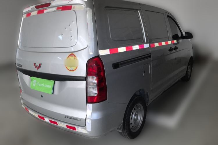 Used Wuling Hongguang V 2022 1.5L Jingqu Edition Enclosed-Window Vehicle with Hydraulic Power Steering LAR Rear Right 45 Deg