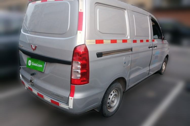 Used Wuling Hongguang V 2022 1.5L Jingqu Edition Enclosed-Window Vehicle with Hydraulic Power Steering LAR Rear Right 45 Deg