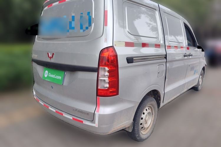 Used Wuling Hongguang V 2022 1.5L Jingqu Edition Enclosed-Window Vehicle with Hydraulic Power Steering LAR Rear Right 45 Deg