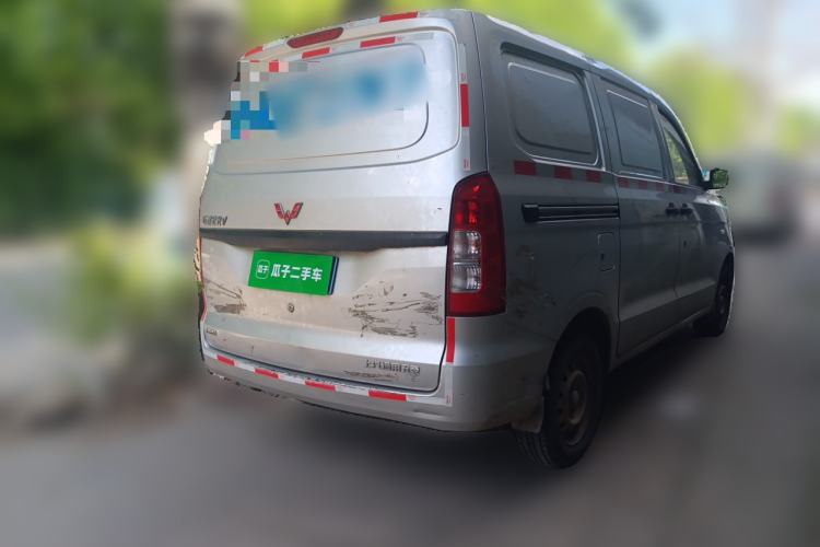 Used Wuling Hongguang V 2022 1.5L Jingqu Edition Enclosed-Window Vehicle with Hydraulic Power Steering LAR Rear Right 45 Deg