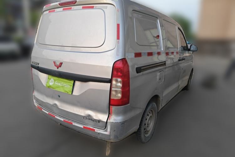 Used Wuling Hongguang V 2022 1.5L Jingqu Edition Enclosed-Window Vehicle with Hydraulic Power Steering LAR Rear Right 45 Deg