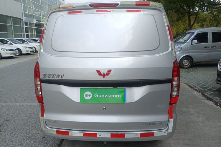 Used Wuling Hongguang V 2022 1.5L Jingqu Edition Enclosed-Window Vehicle with Electric Power Steering LAR Rear