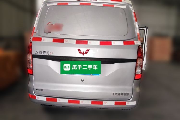 Used Wuling Hongguang V 2022 1.5L Jingqu Edition Enclosed-Window Vehicle with Hydraulic Power Steering LAR Rear