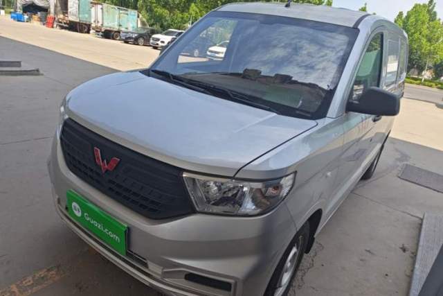 Used Wuling Hongguang V 2022 1.5L Jingqu Edition Enclosed-Window Vehicle with Electric Power Steering LAR
