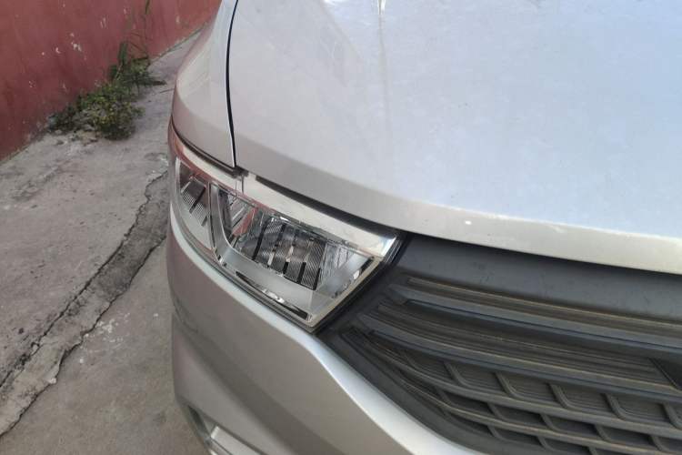 Used Wuling Hongguang V 2022 1.5L Jingqu Version Hydraulic Power Steering LAR Right Front Headlight