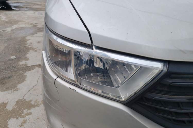 Used Wuling Hongguang V 2022 1.5L Jingqu Version Hydraulic Power Steering LAR Right Front Headlight