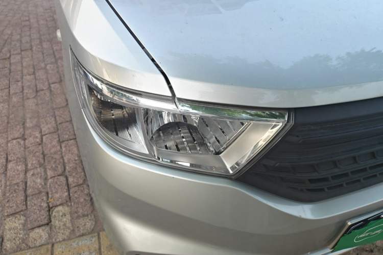 Used Wuling Hongguang V 2022 1.5L Jingqu Version Hydraulic Power Steering LAR Right Front Headlight