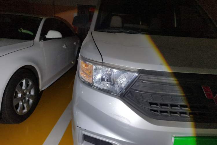 Used Wuling Hongguang V 2022 1.5L Jingqu Version Hydraulic Power Steering LAR Right Front Headlight