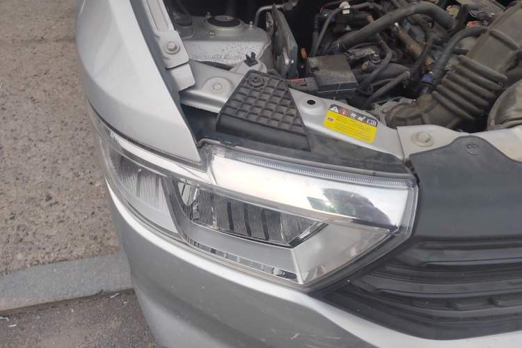 Used Wuling Hongguang V  Right Front Headlight