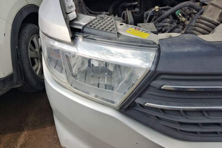 Used Wuling Hongguang V 2022 1.5L Enjoy Edition Hydraulic Power Steering LAR Right Front Headlight