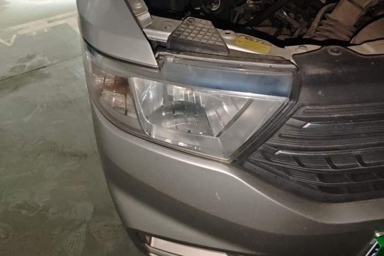 Used Wuling Hongguang V 2022 1.5L Enjoy Edition Electric-Powered LAR Right Front Headlight