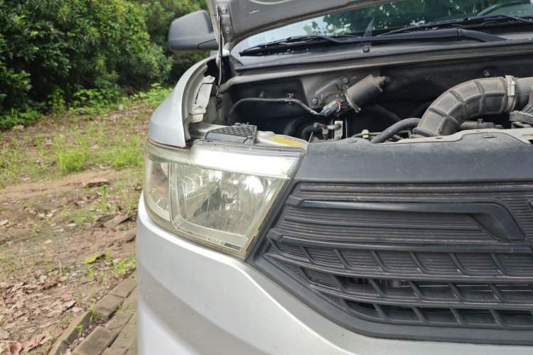 Used Wuling Hongguang V 2022 1.5L Jingqu Version Hydraulic Power Steering LAR Right Front Headlight