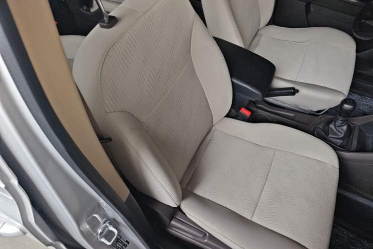 Used Wuling Hongguang V 2022 1.5L Enjoy Edition Electric-Powered LAR Right Front Seat
