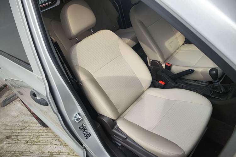 Used Wuling Hongguang V 2022 1.5L Jingqu Edition Electric-Assist LAR Right Front Seat