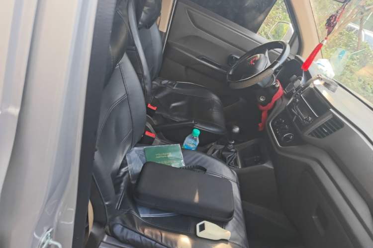 Used Wuling Hongguang V 2022 1.5L Enjoy Edition Electric-Powered LAR Right Front Seat