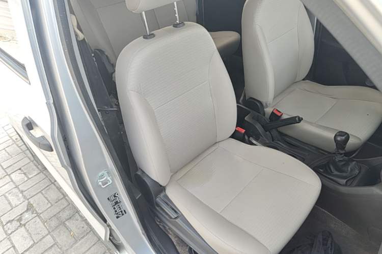 Used Wuling Hongguang V 2022 1.5L Jingqu Version Hydraulic Power Steering LAR Right Front Seat