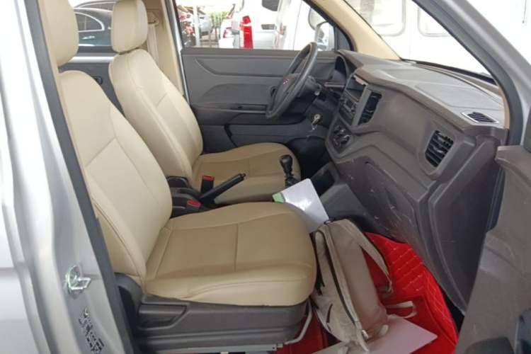 Used Wuling Hongguang V 2022 1.5L Enjoy Edition Electric-Powered LAR Right Front Seat