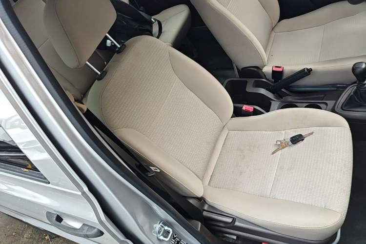 Used Wuling Hongguang V 2022 1.5L Jingqu Edition Electric-Assist LAR Right Front Seat