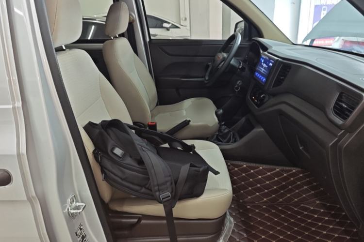 Used Wuling Hongguang V 2022 1.5L Jingqu Version Hydraulic Power Steering LAR Right Front Seat