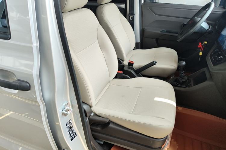 Used Wuling Hongguang V 2022 1.5L Jingqu Edition Electric-Assist LAR Right Front Seat