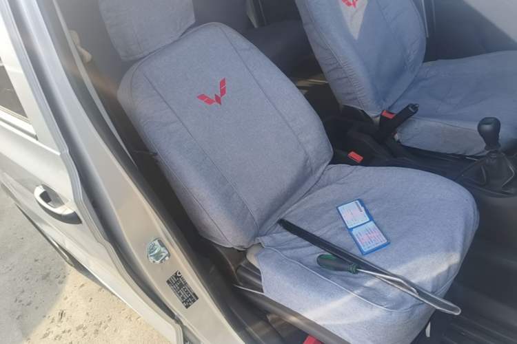 Used Wuling Hongguang V 2022 1.5L Jingqu Edition Electric-Assist LAR Right Front Seat