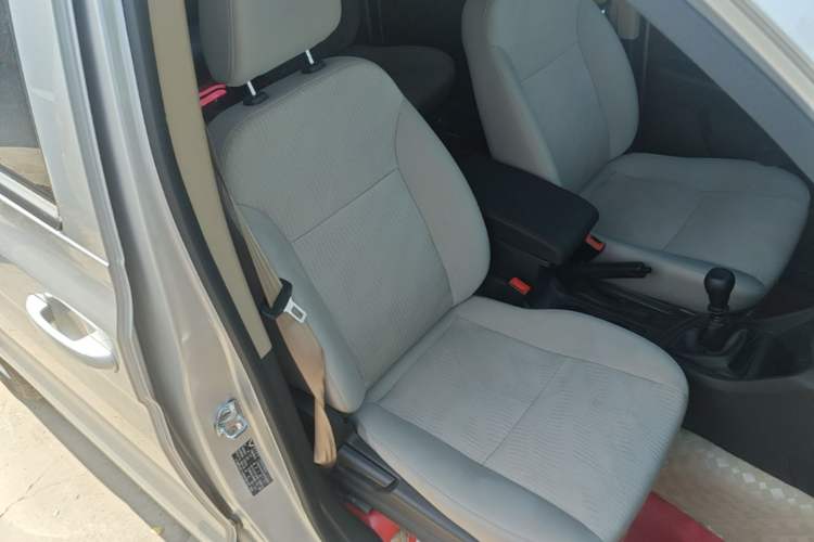 Used Wuling Hongguang V 2022 1.5L Enjoy Edition Electric-Powered LAR Right Front Seat
