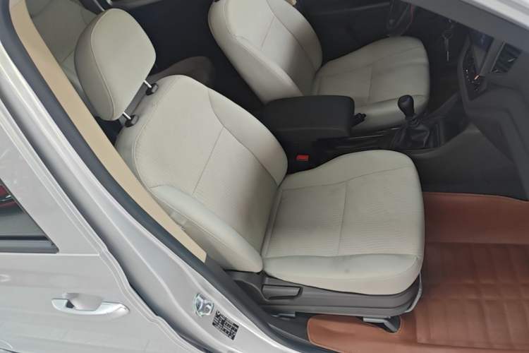 Used Wuling Hongguang V 2022 1.5L Enjoy Edition Electric-Powered LAR Right Front Seat