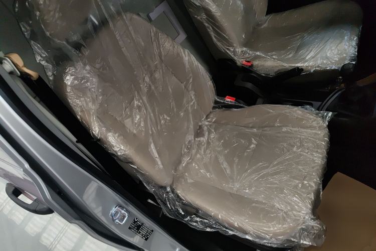 Used Wuling Hongguang V 2022 1.5L Jingqu Edition Enclosed-Window Vehicle with Hydraulic Power Steering LAR Right Front Seat