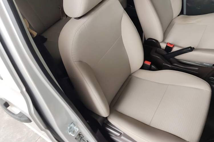 Used Wuling Hongguang V 2022 1.5L Jingqu Version Hydraulic Power Steering LAR Right Front Seat