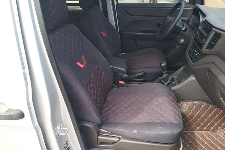 Used Wuling Hongguang V 2022 1.5L Jingqu Edition Electric-Assist LAR Right Front Seat