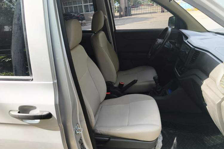 Used Wuling Hongguang V 2022 1.5L Enjoy Edition Electric-Powered LAR Right Front Seat