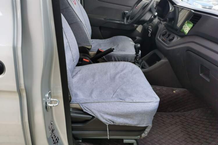 Used Wuling Hongguang V 2022 1.5L Jingqu Version Hydraulic Power Steering LAR Right Front Seat