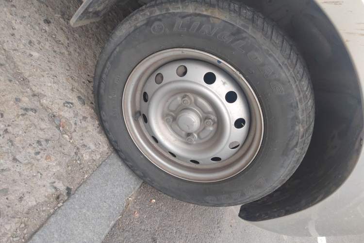 Used Wuling Hongguang V  Right Front Wheel Hub