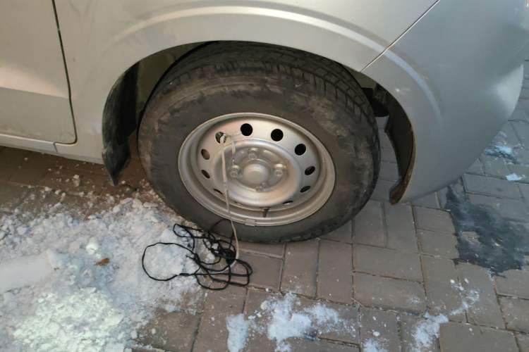 Used Wuling Hongguang V 2022 1.5L Jingqu Version Hydraulic Power Steering LAR Right Front Wheel Hub