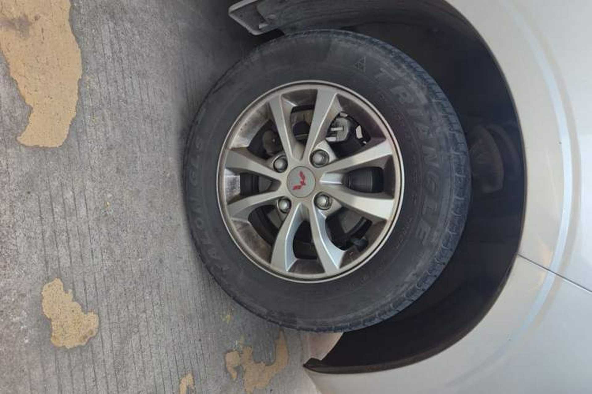 Used Wuling Hongguang V 2022 1.5L Enjoy Edition Hydraulic Power Steering LAR Right Front Wheel Hub