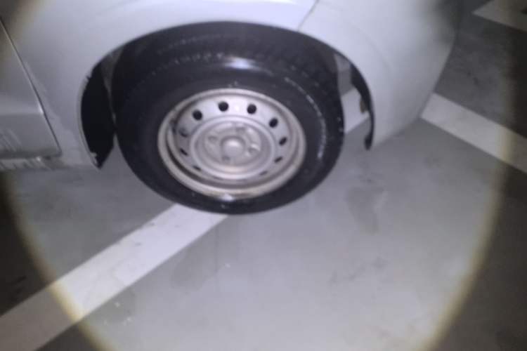 Used Wuling Hongguang V 2022 1.5L Jingqu Version Hydraulic Power Steering LAR Right Front Wheel Hub