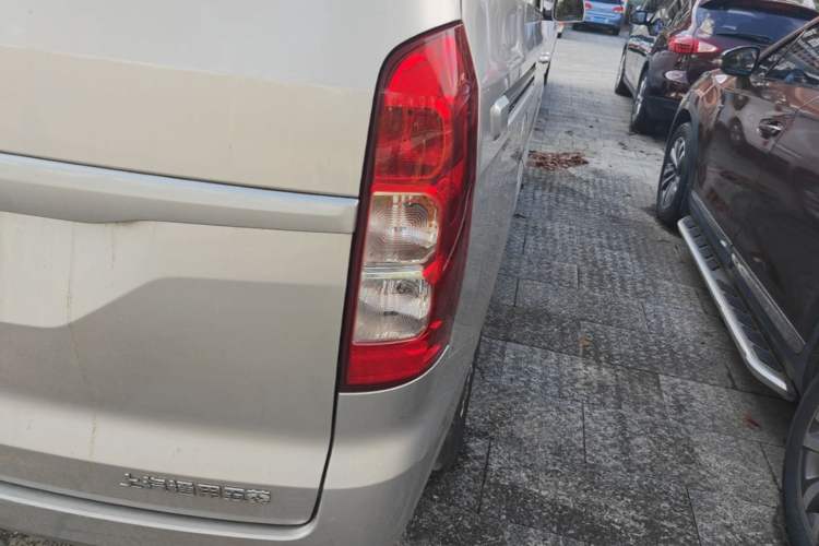 Used Wuling Hongguang V 2022 1.5L Enjoy Edition Electric-Powered LAR Right Rear Taillight