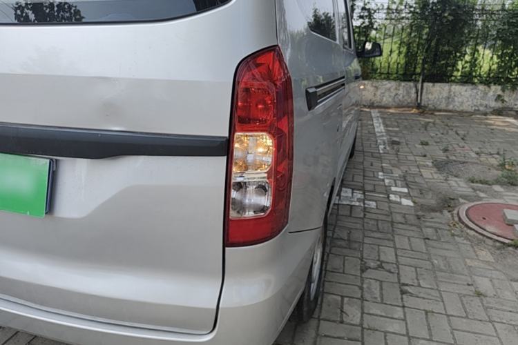 Used Wuling Hongguang V 2022 1.5L Jingqu Version Hydraulic Power Steering LAR Right Rear Taillight