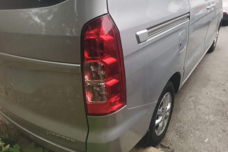 Used Wuling Hongguang V 2022 1.5L Enjoy Edition Electric-Powered LAR Right Rear Taillight