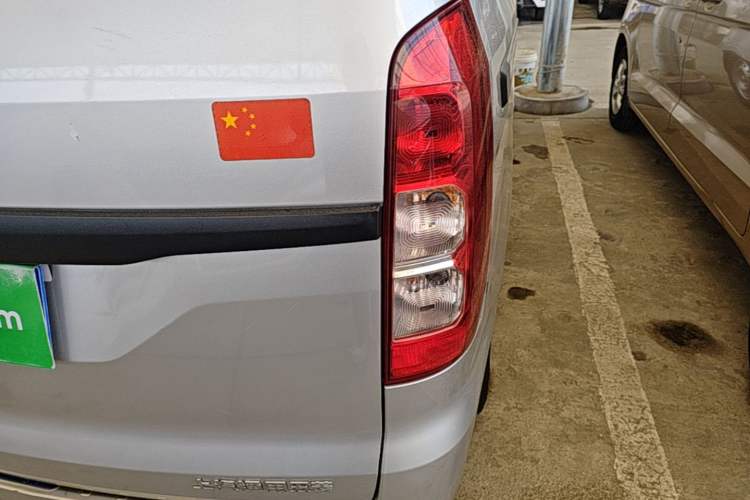 Used Wuling Hongguang V 2022 1.5L Jingqu Edition Electric-Assist LAR Right Rear Taillight