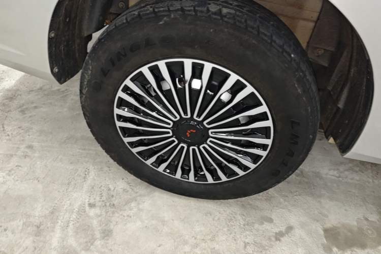 Used Wuling Hongguang V 2022 1.5L Jingqu Version Hydraulic Power Steering LAR Right Rear Wheel Hub